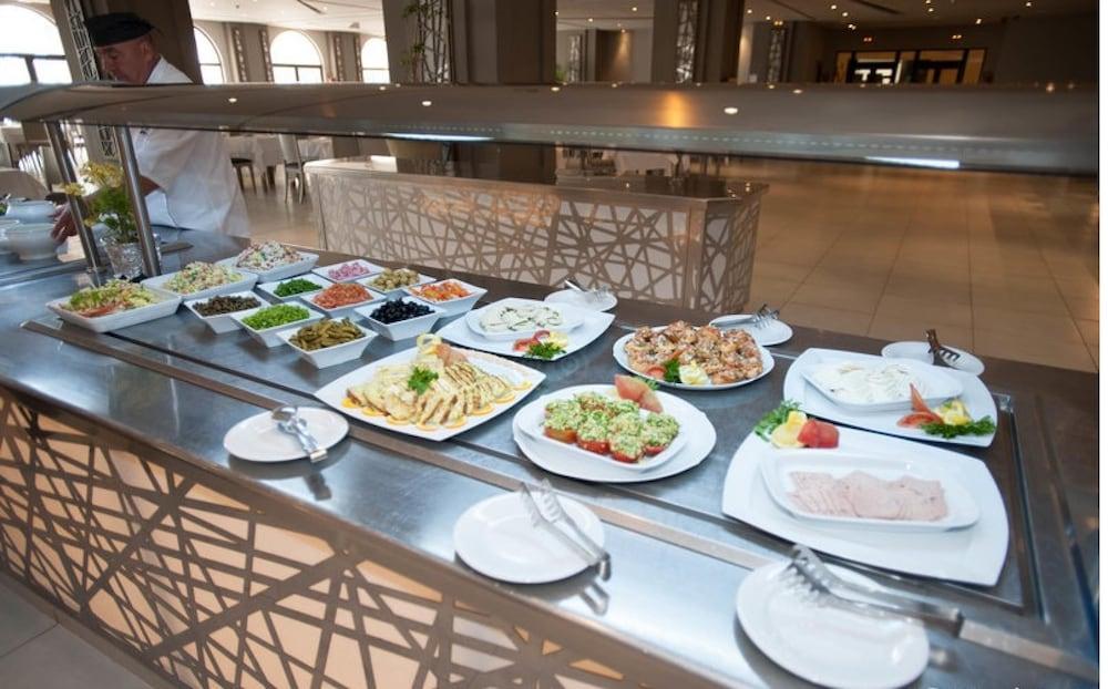 Club Palm Azur Families And Couples 4* Aghīr